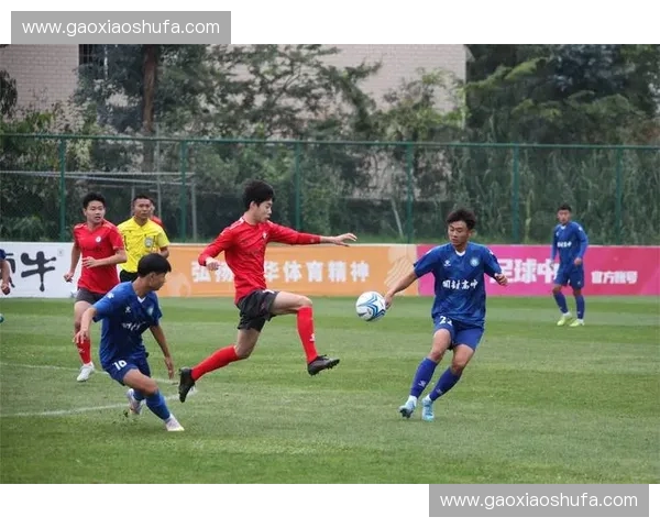 北京高中足球联赛激烈角逐 展现青春风采与竞技精神